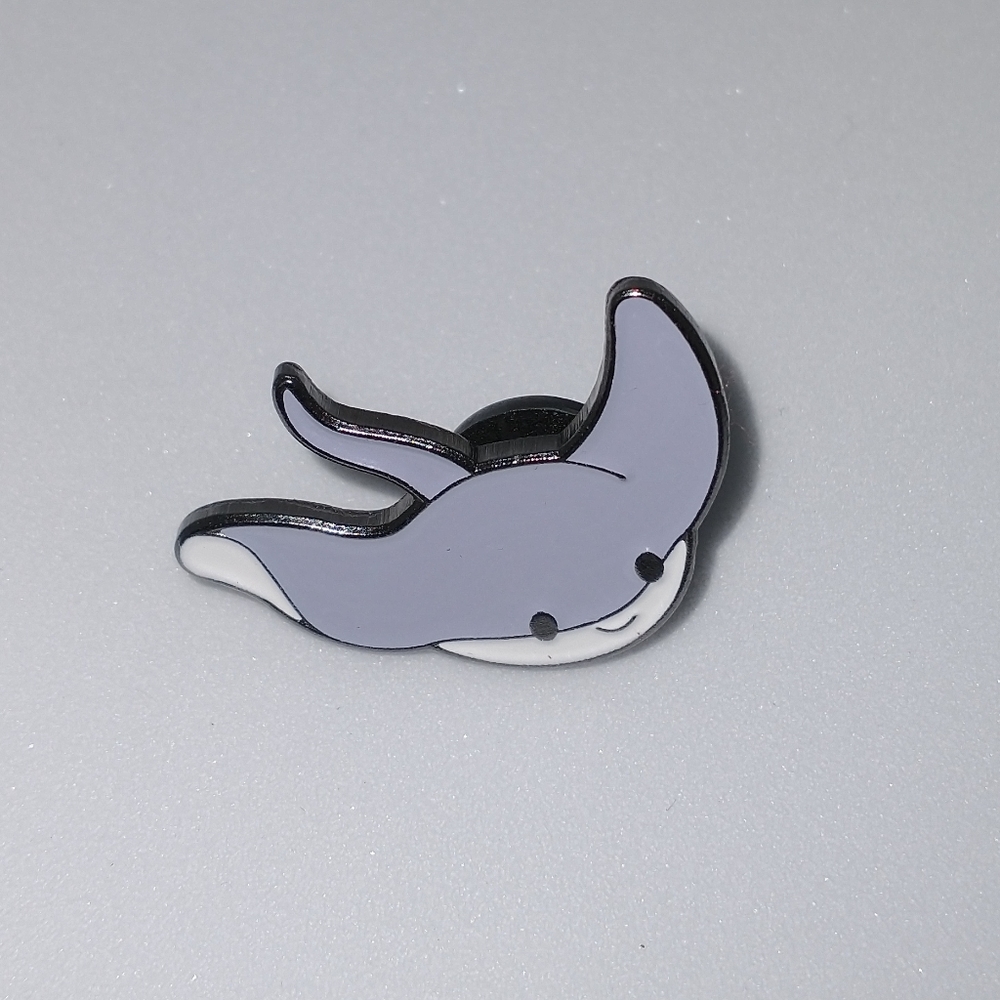 🧁 3/$30 Adorable Stingray Enamel Pin NEW